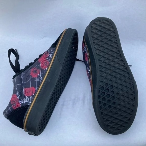 Vans Old School Roses/ Skeleton Stems/ Spiderwebs - Picture 2 of 9